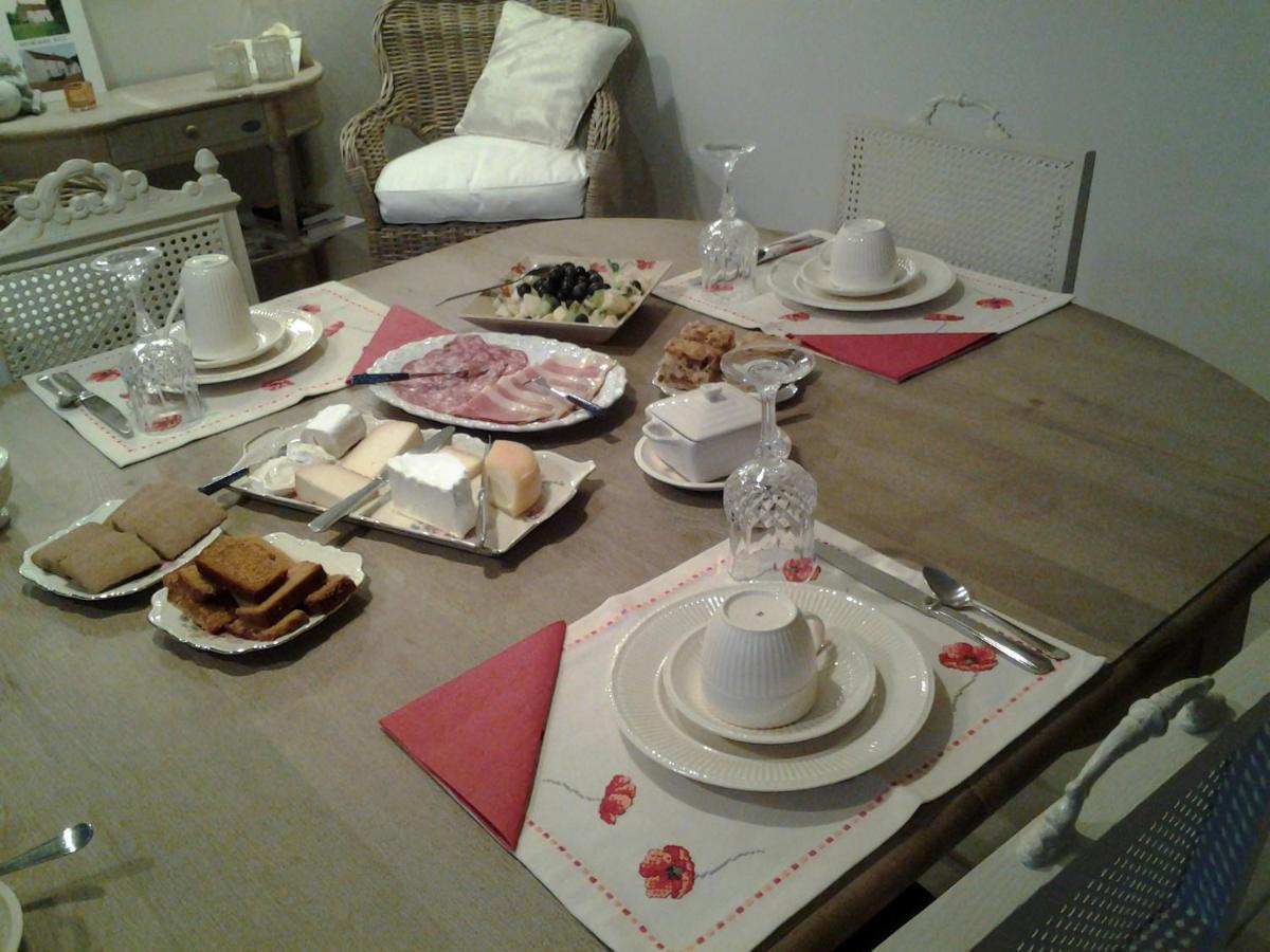 Bed and Breakfast Le Repos Coquelicot Montillot Exterior foto