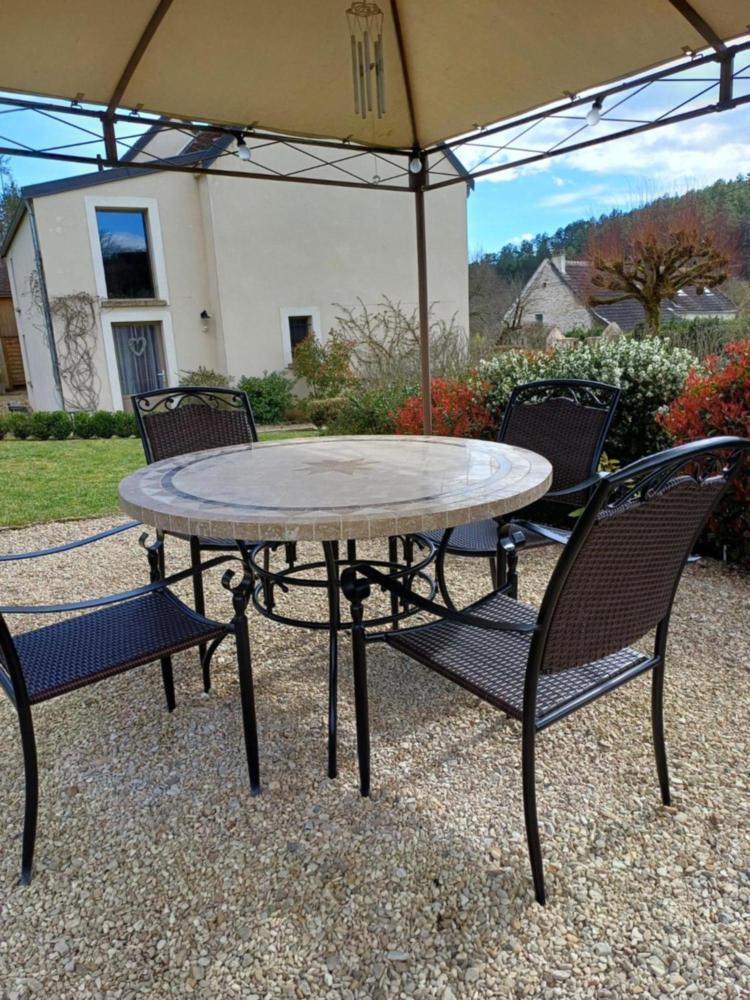 Bed and Breakfast Le Repos Coquelicot Montillot Exterior foto