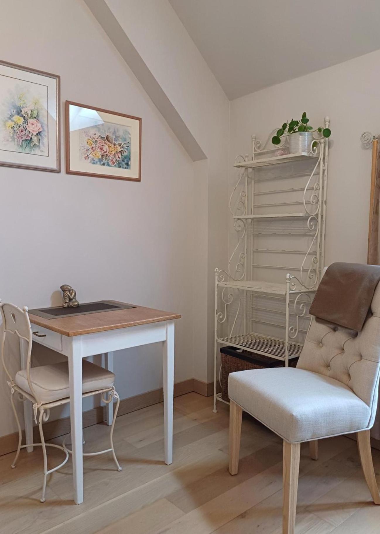 Bed and Breakfast Le Repos Coquelicot Montillot Exterior foto