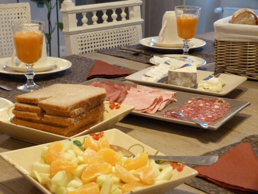Bed and Breakfast Le Repos Coquelicot Montillot Exterior foto