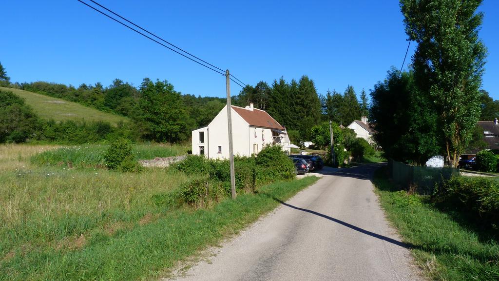 Bed and Breakfast Le Repos Coquelicot Montillot Exterior foto
