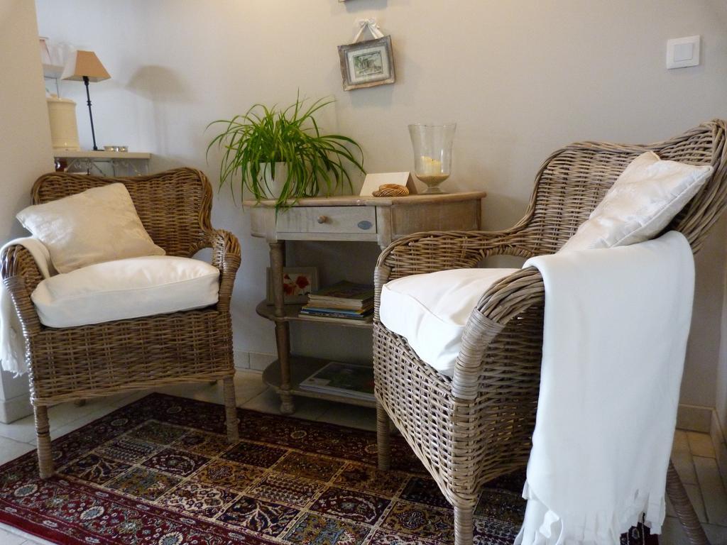 Bed and Breakfast Le Repos Coquelicot Montillot Exterior foto
